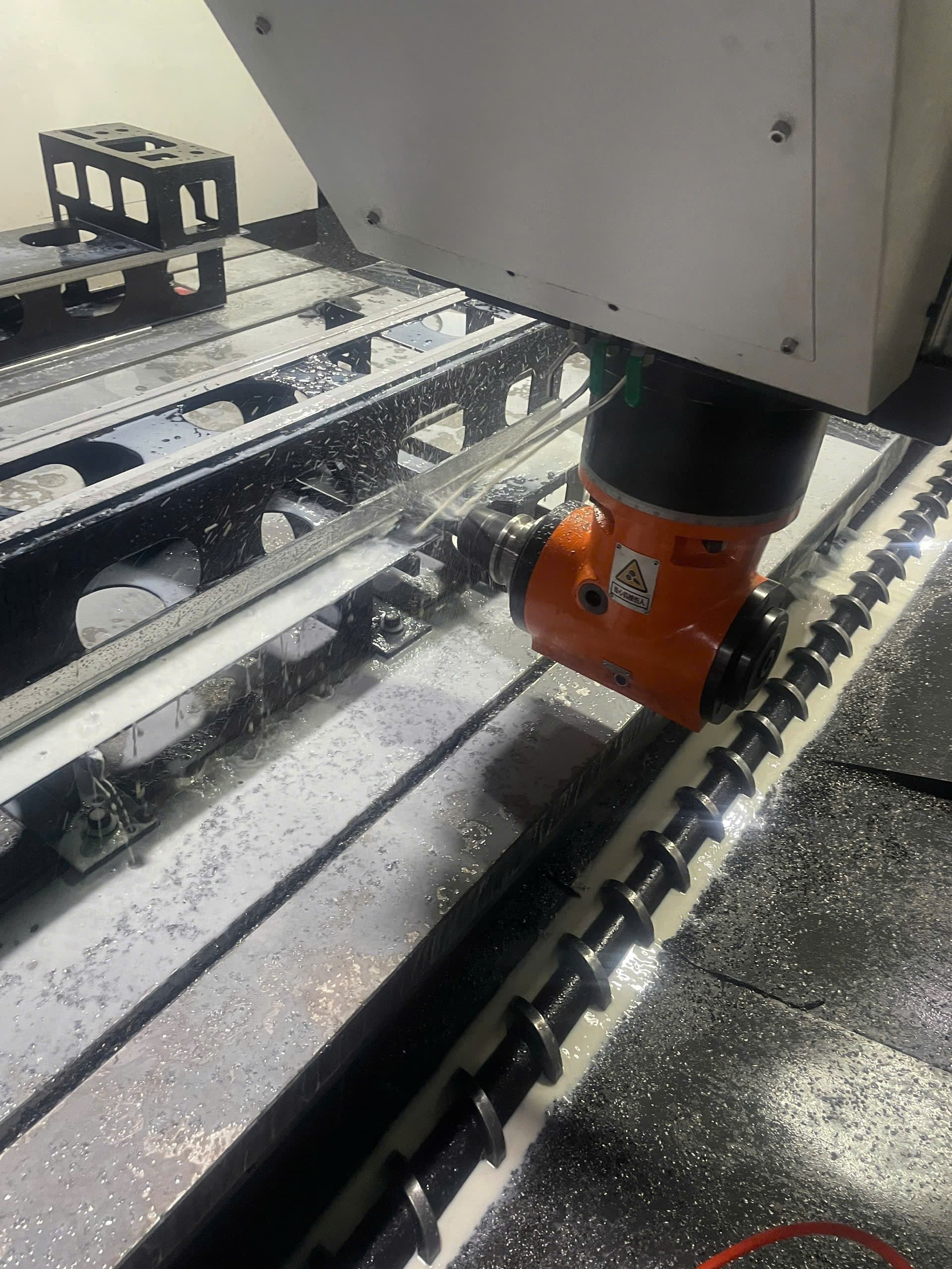 Gia công chi tiết khổ lớn với độ chính xác cao